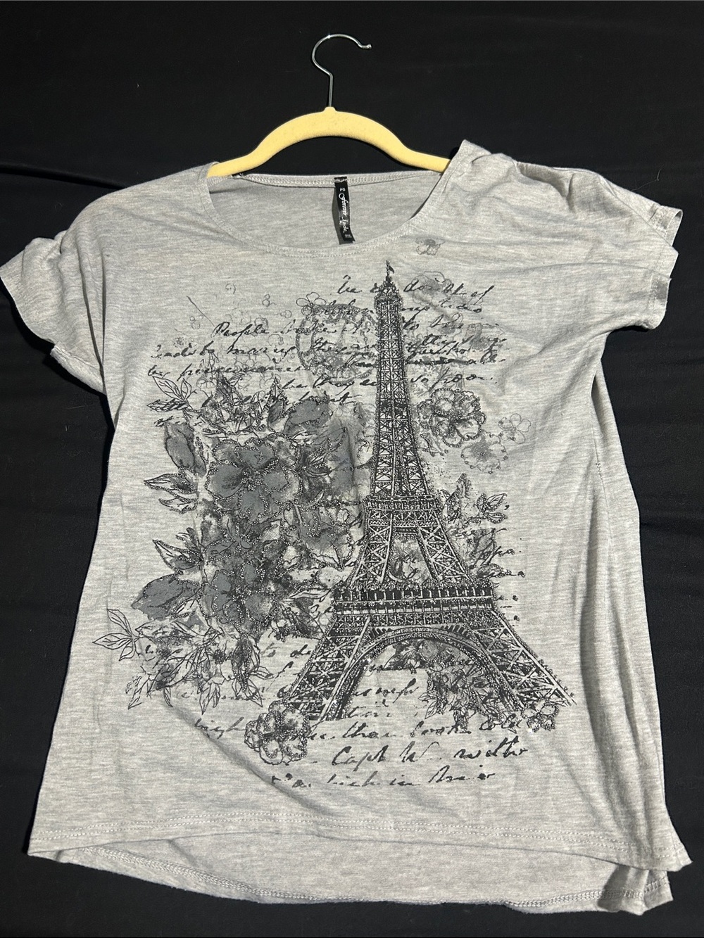 Gray Eiffel Tower Graphic Short Sleeve Tee - Casual Women's Top